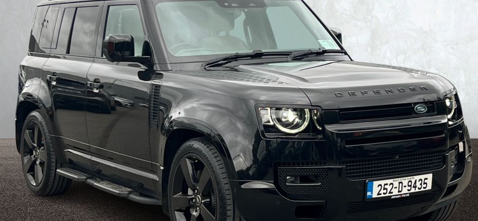 Land Rover Defender 2025