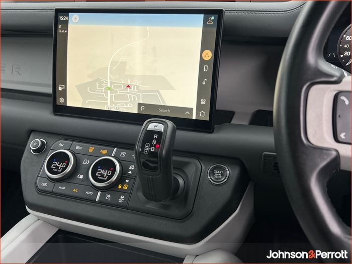 Land Rover Defender 2025