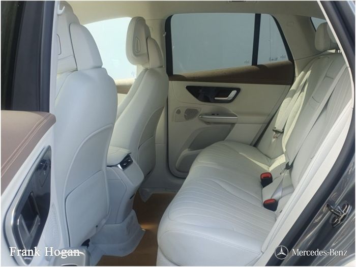 Mercedes-Benz EQE SUV 2025