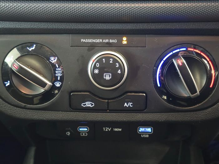 Hyundai i10 2023
