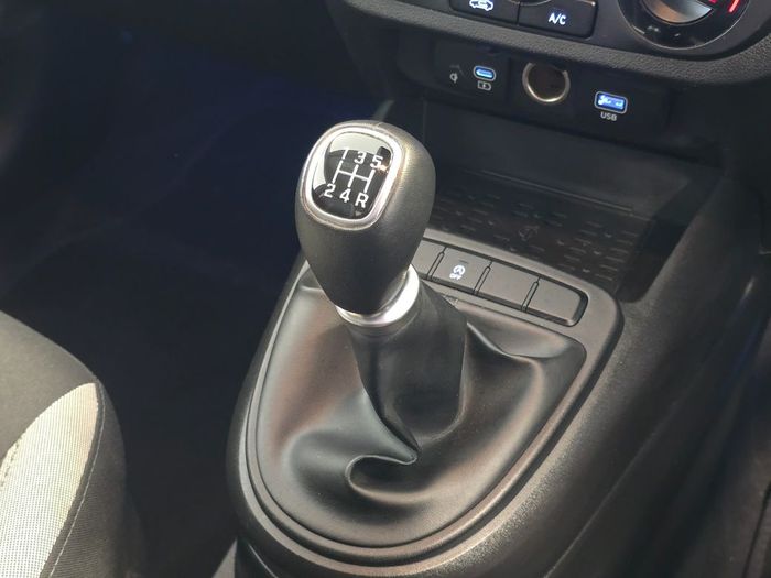Hyundai i10 2023