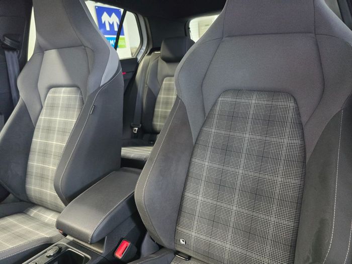 Volkswagen Golf 2024