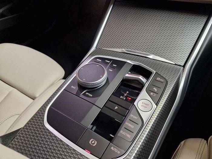 BMW 3 Series 2023
