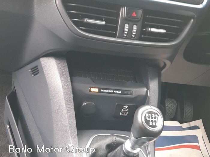 Ford TRANSIT COURIER 2025