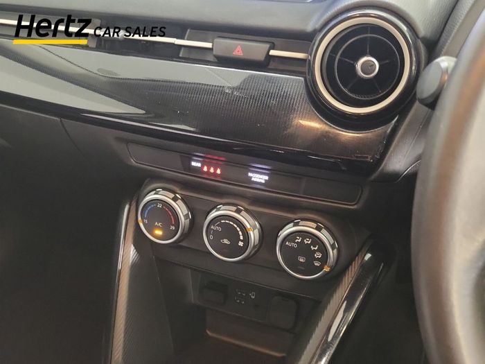 Mazda 2 2024