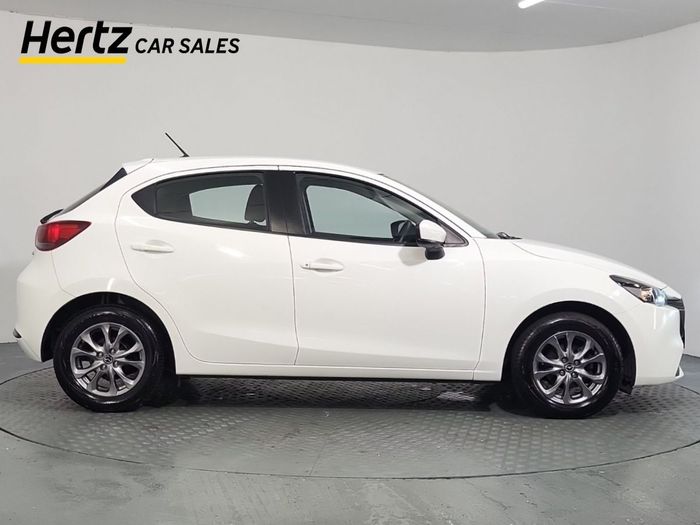 Mazda 2 2024