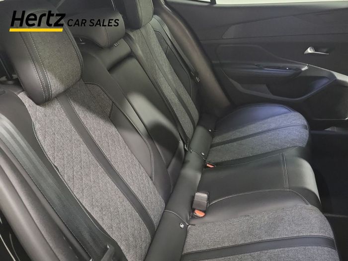 Peugeot 408 2023