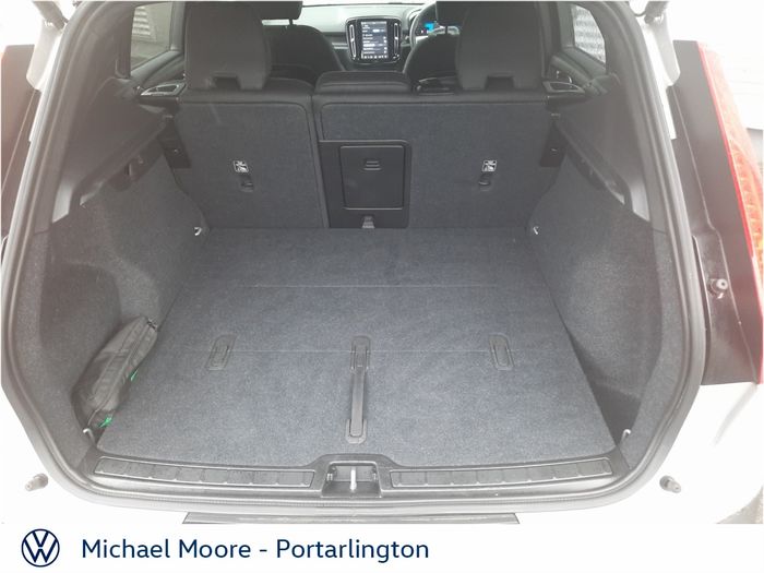 Volvo XC40 2025
