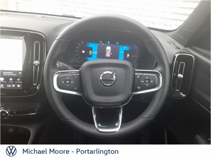 Volvo XC40 2025