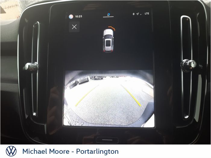 Volvo XC40 2025