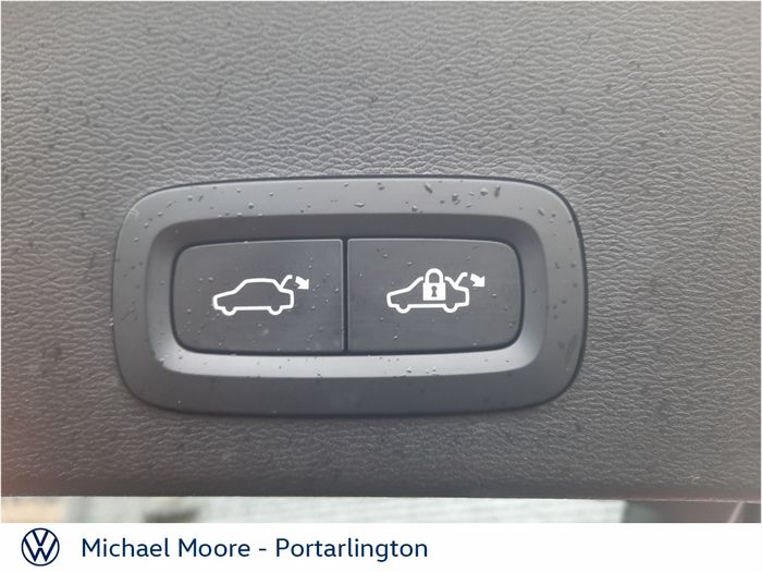 Volvo XC40 2025