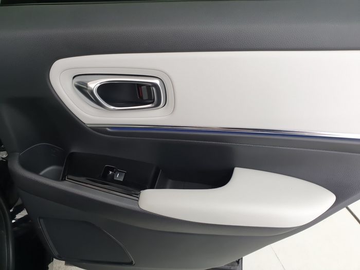 Honda e:Ny1 2024