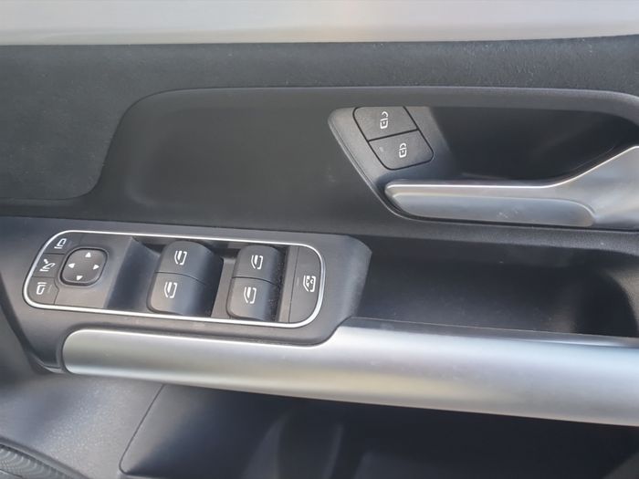 Mercedes-Benz EQA 2023