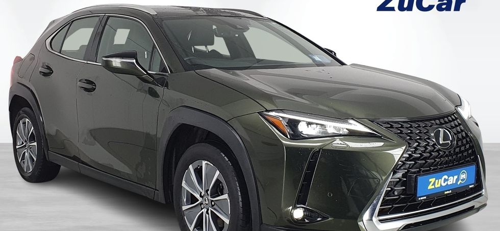 Lexus UX 2024
