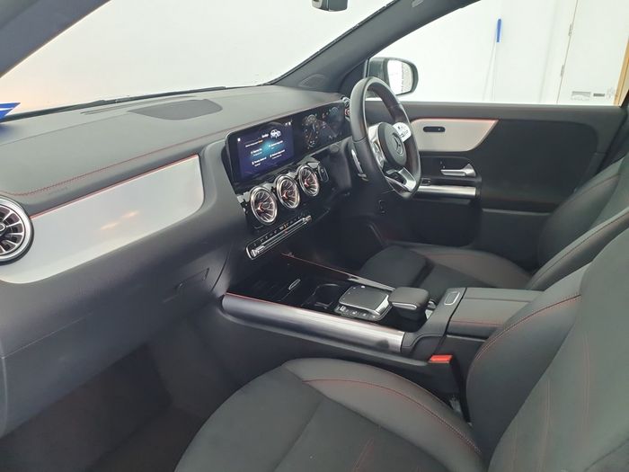 Mercedes-Benz 300 2024