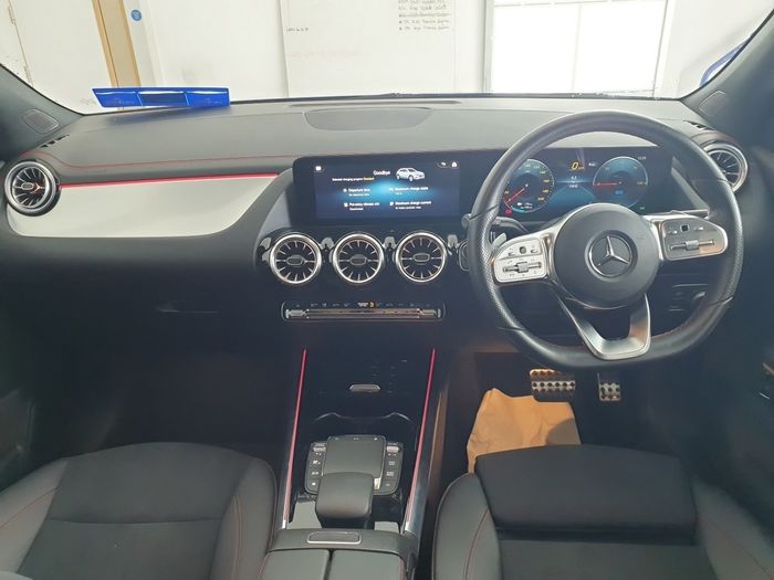 Mercedes-Benz 300 2024