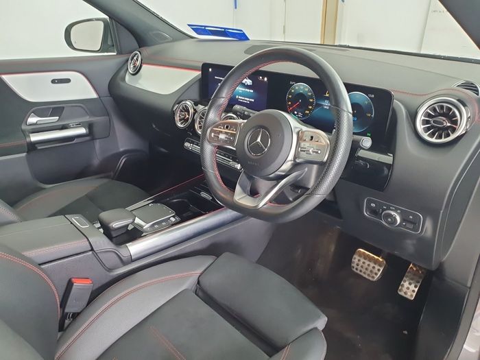 Mercedes-Benz 300 2024