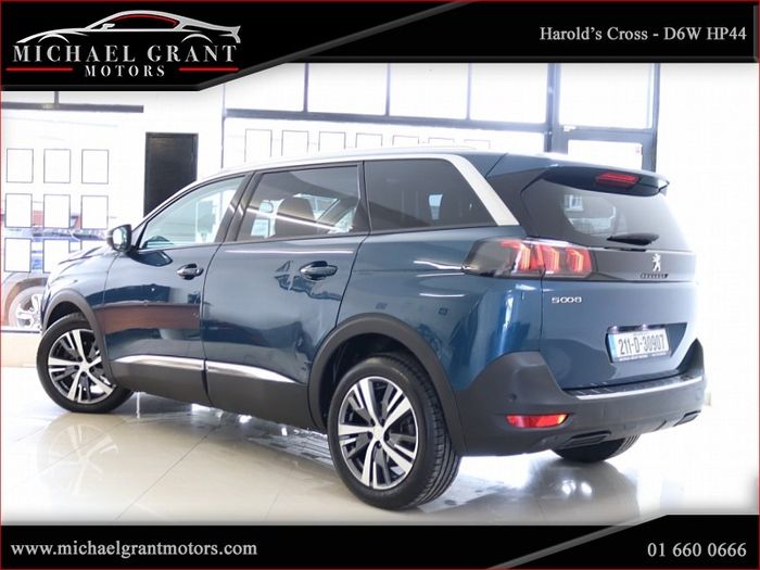 Peugeot 5008 2021