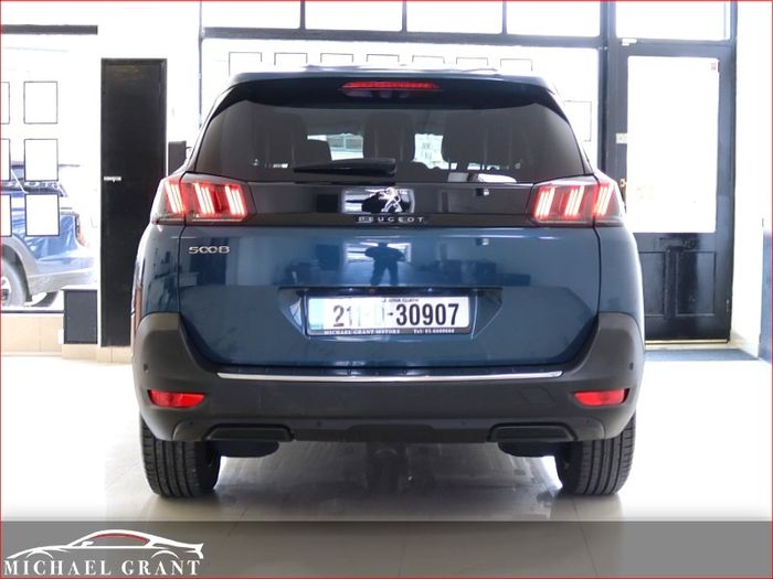 Peugeot 5008 2021