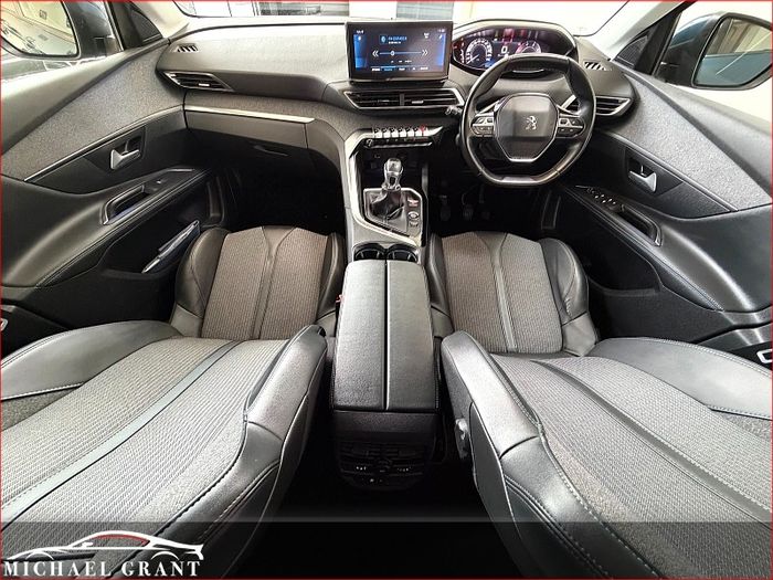 Peugeot 5008 2021