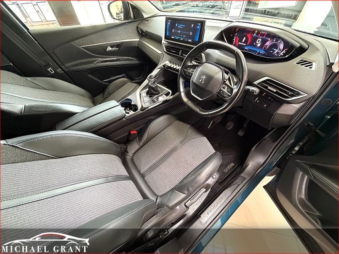 Peugeot 5008 2021