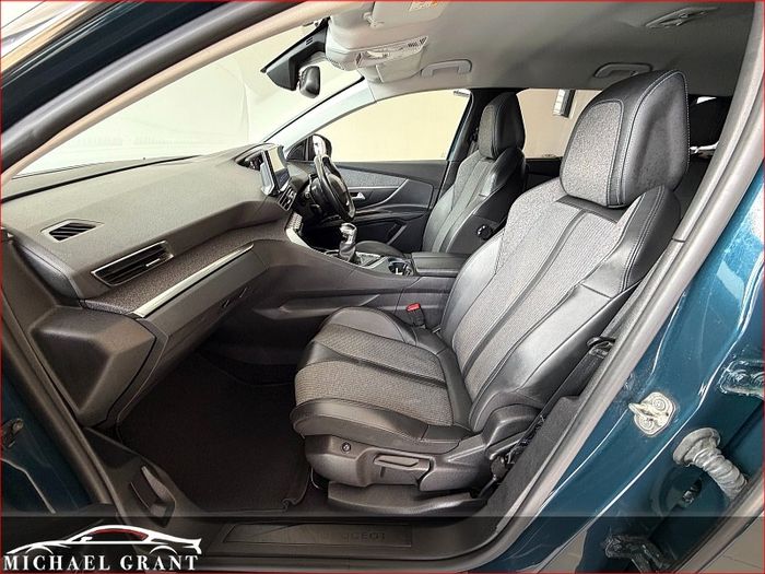 Peugeot 5008 2021