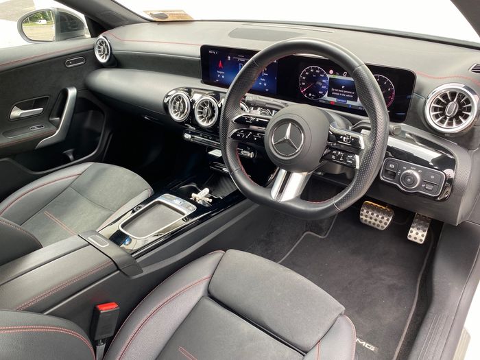 Mercedes-Benz CLA 2024