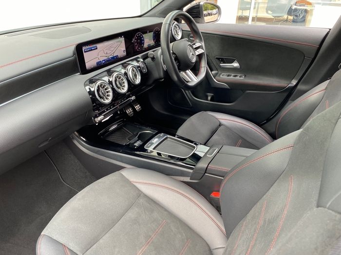 Mercedes-Benz CLA 2024