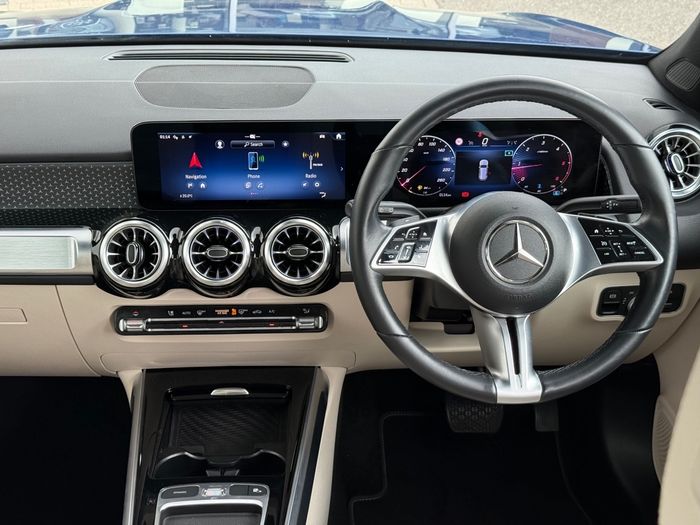 Mercedes-Benz GLB 2023