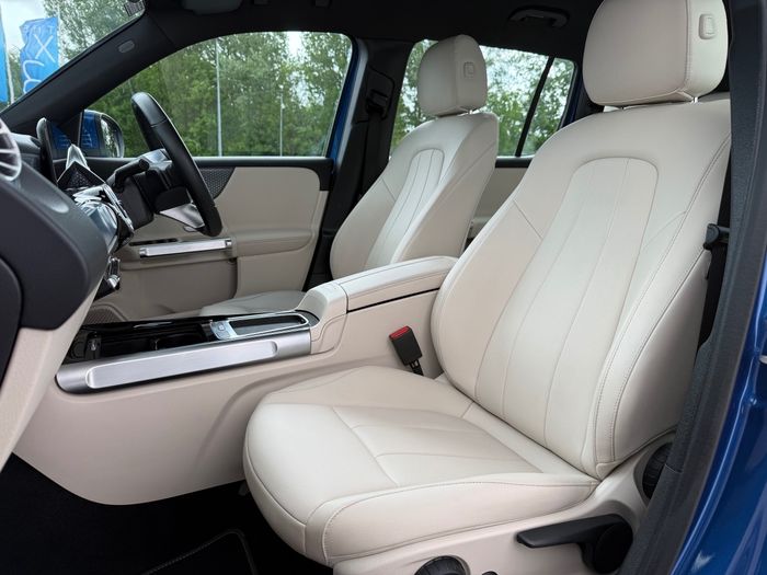Mercedes-Benz GLB 2023