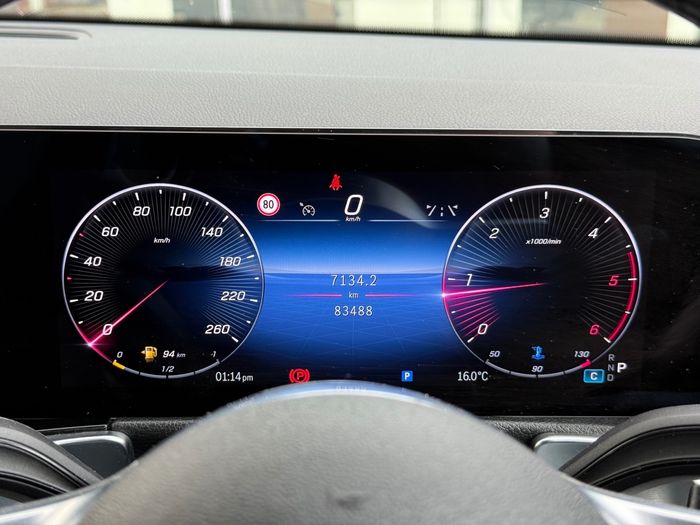 Mercedes-Benz GLB 2023
