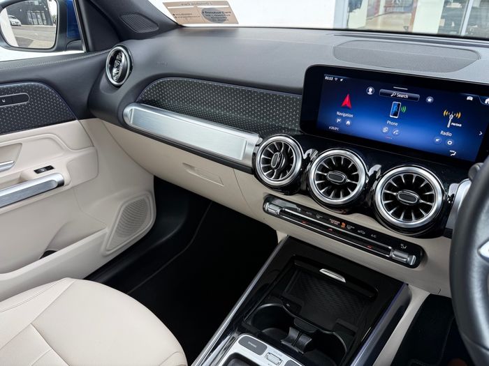 Mercedes-Benz GLB 2023