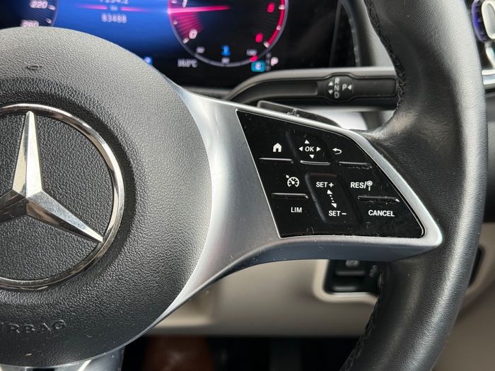 Mercedes-Benz GLB 2023