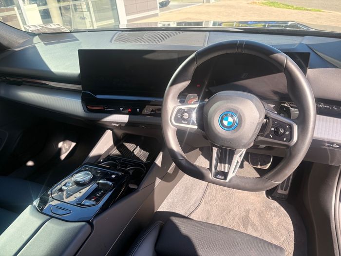BMW 5 Series 2025