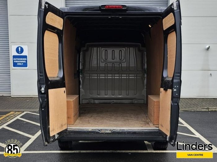 Opel Movano 2025