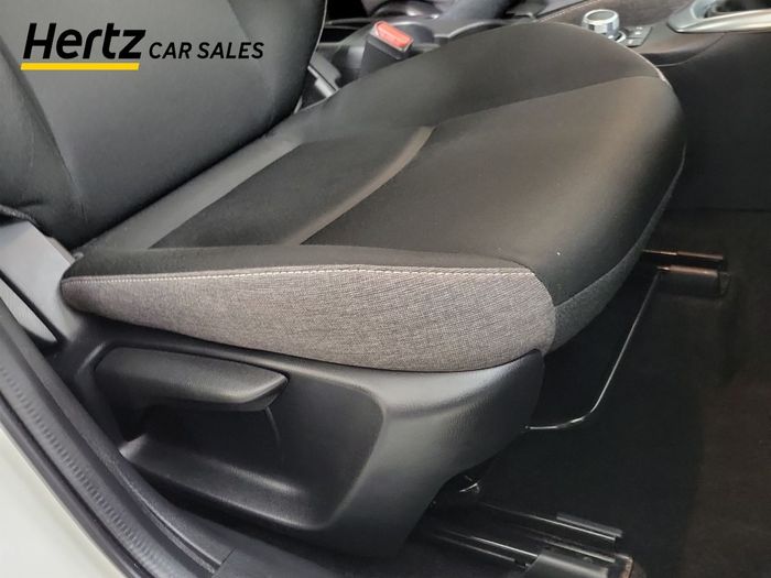 Mazda 2 2024