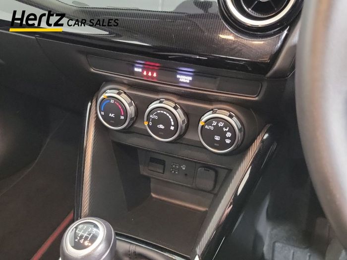 Mazda 2 2024