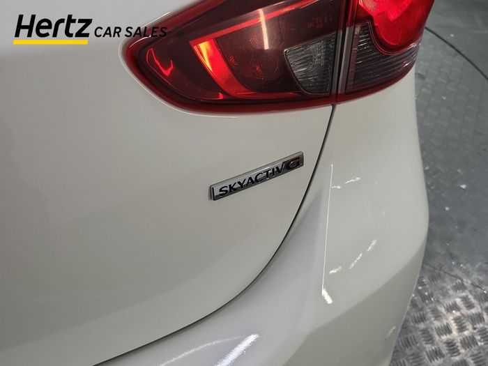 Mazda 2 2024