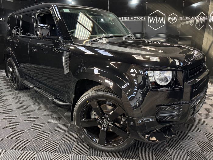 Land Rover Defender 2021