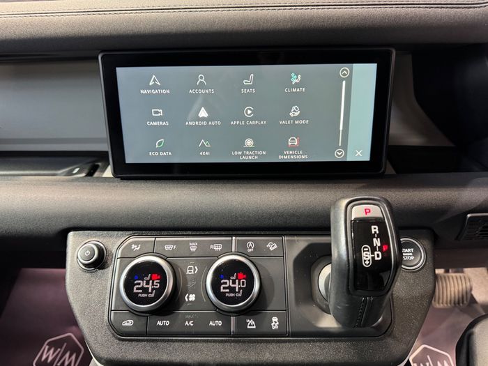Land Rover Defender 2021
