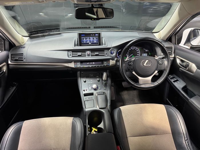 Lexus CT200H 2017