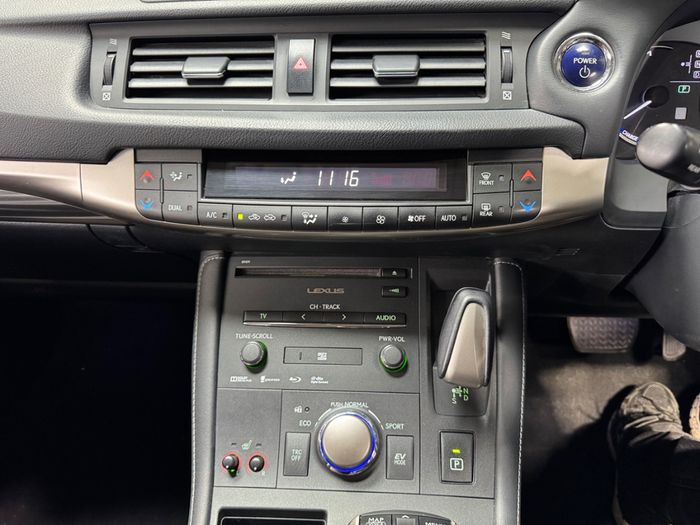 Lexus CT200H 2017