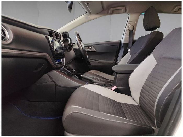 Toyota Auris 2016