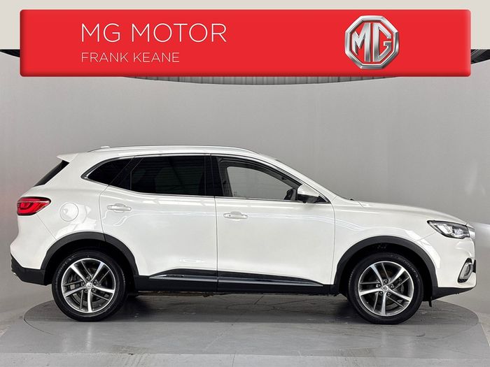 MG HS 2023