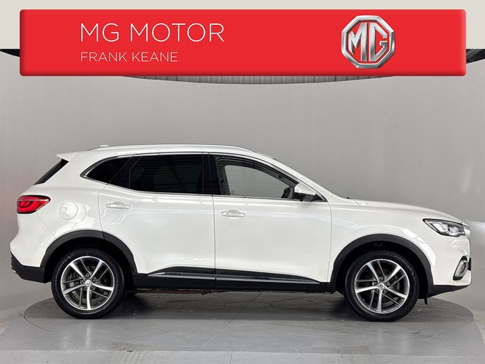 MG HS 2023
