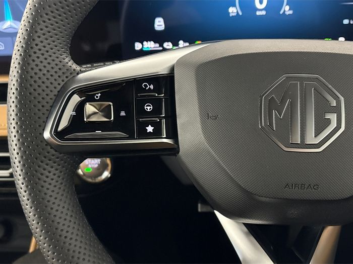 MG HS 2025