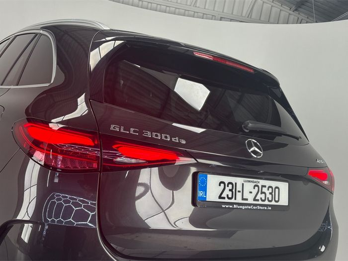 Mercedes-Benz GLC-Class 2023