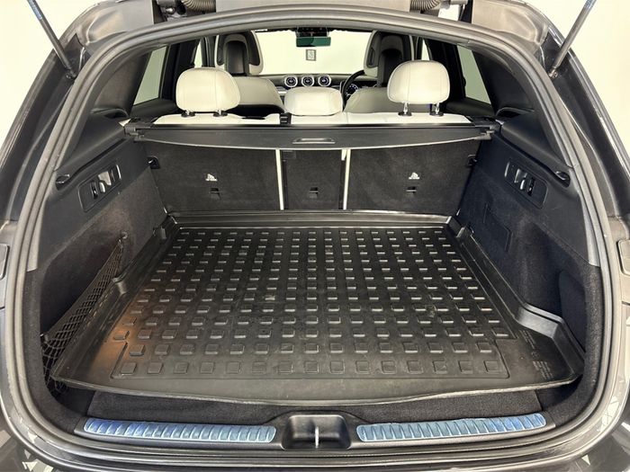 Mercedes-Benz GLC-Class 2023