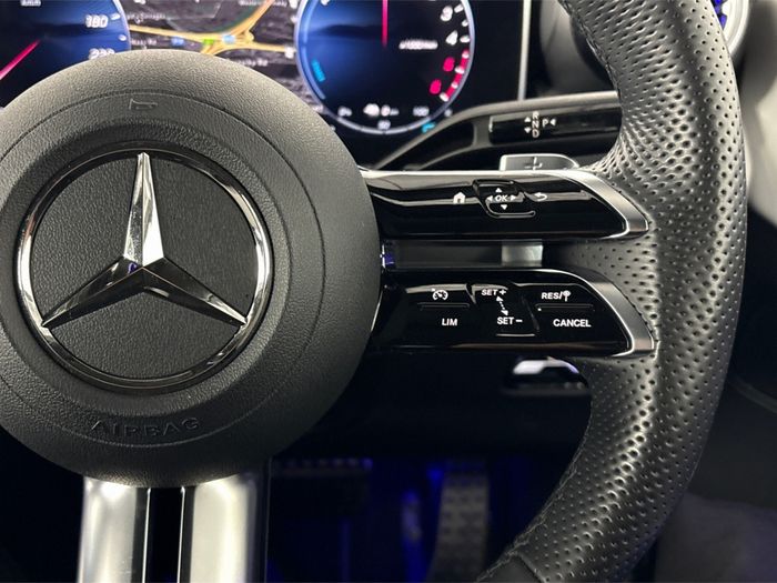 Mercedes-Benz GLC-Class 2023