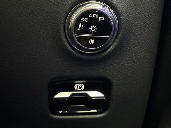 Mercedes-Benz GLC-Class 2023